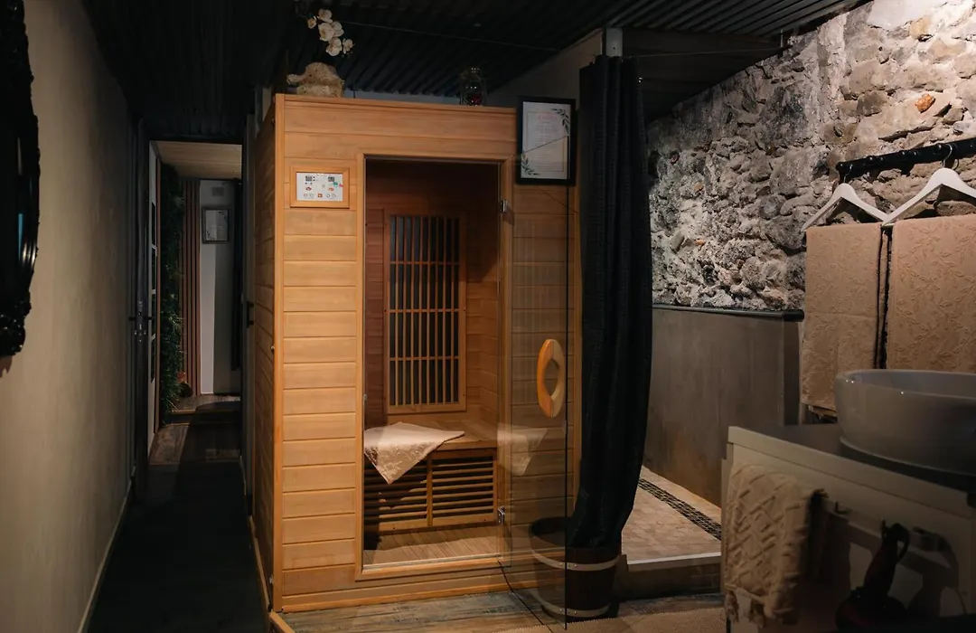 Sweet Loft Grenoble-Love Room avec jacuzzi&sauna-1